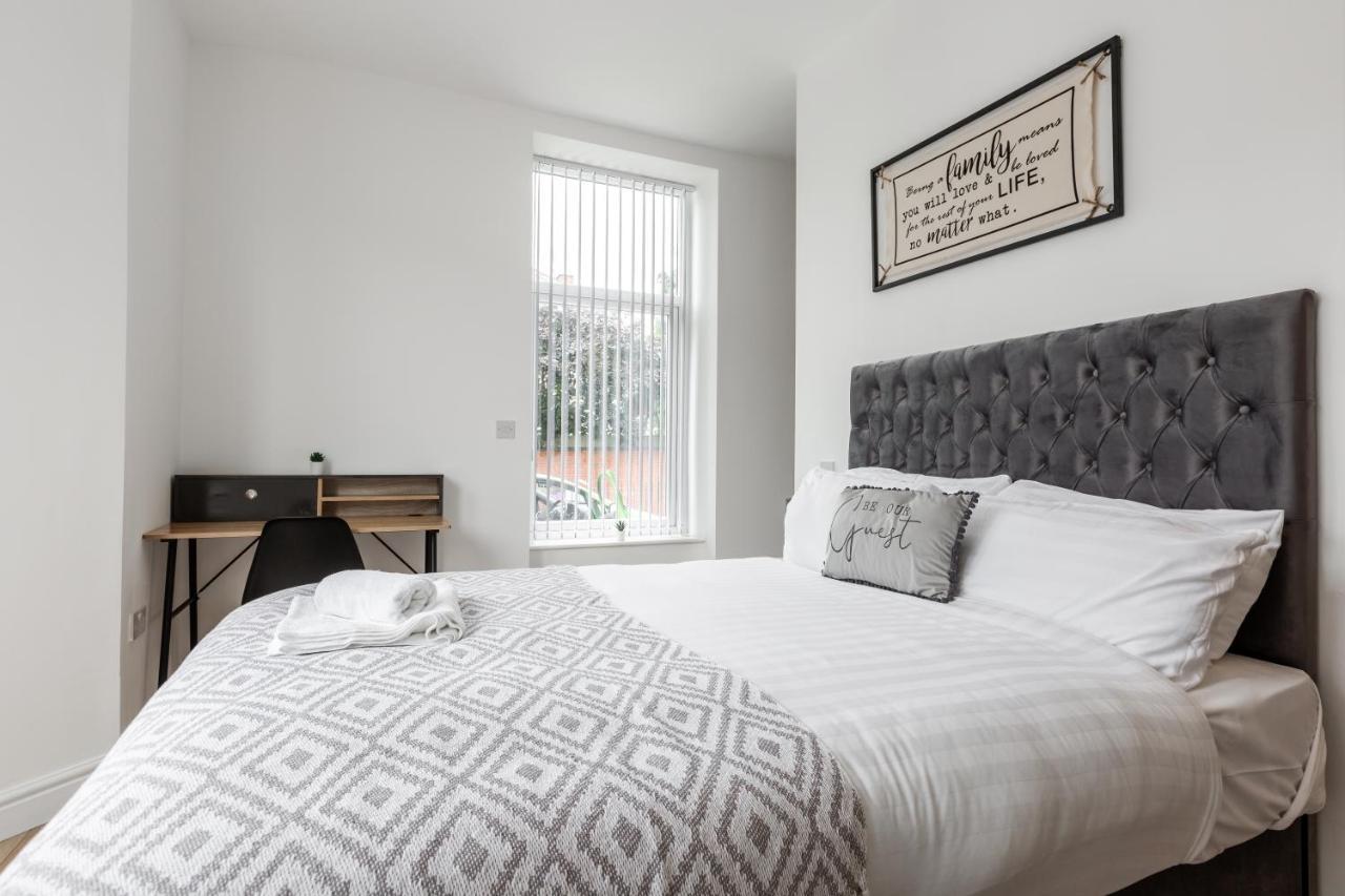 York Villas Free Parking Included Ливърпул Екстериор снимка